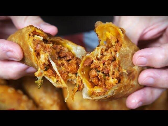 Empanadas de Maíz rellenas con Chorizo y queso latino. 