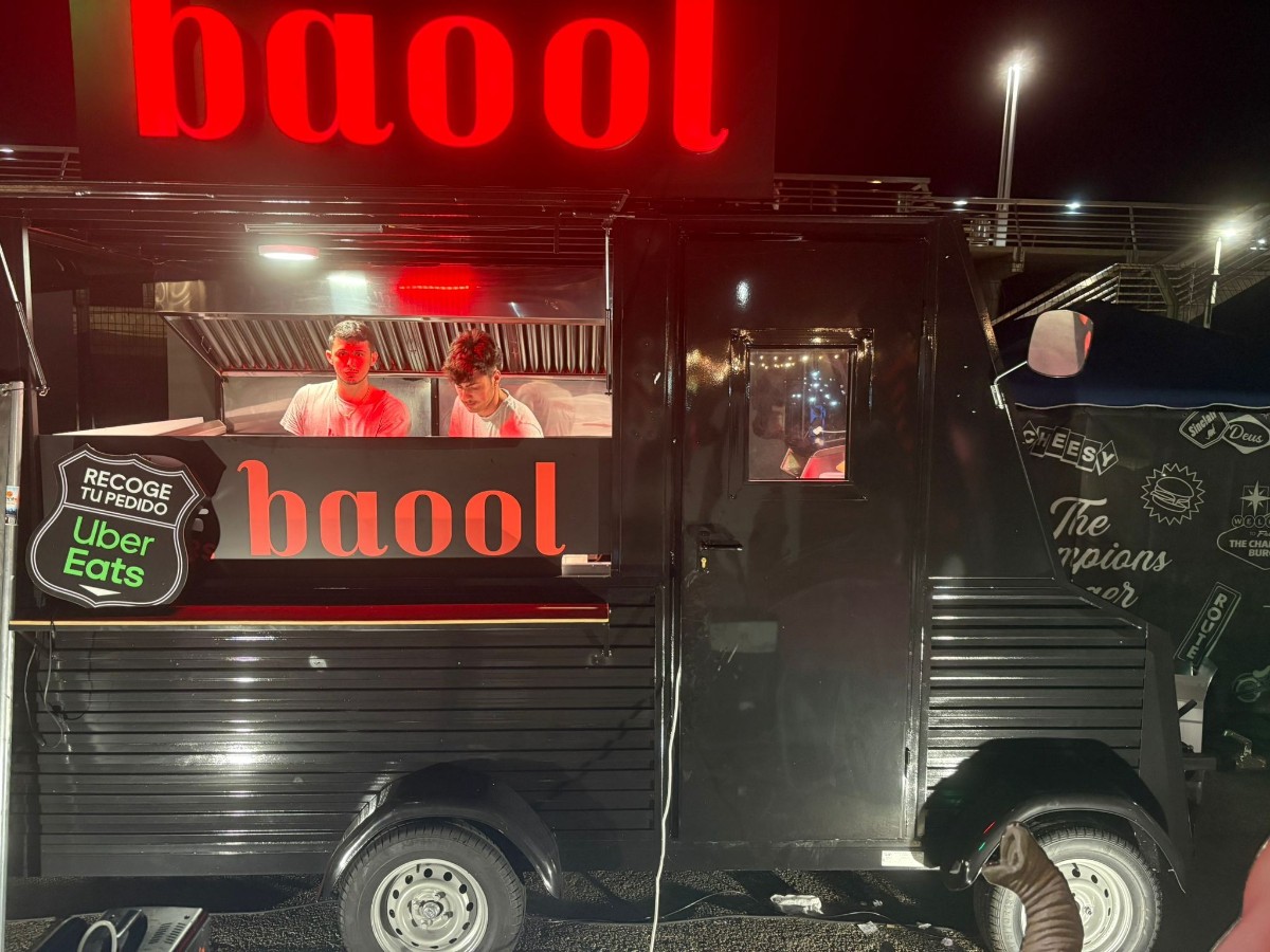Food truck tipo furgoneta Daimler