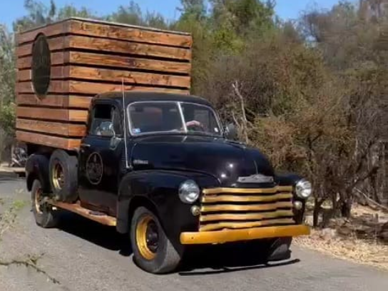 CHEVROLET PICK-UP 1952
