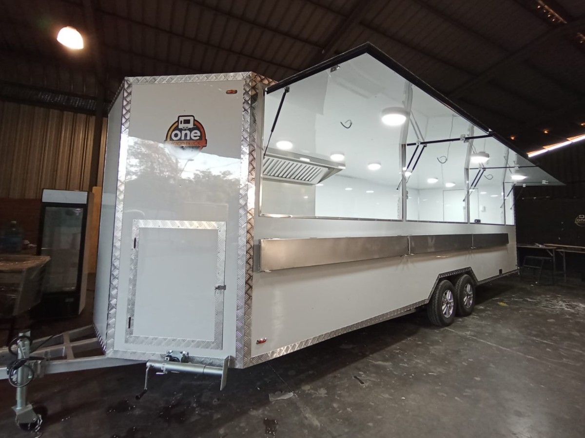FOODTRUCK 8.10 X 2.50 Doble eje