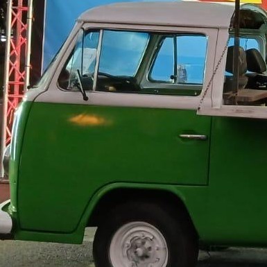 Kombi food truck